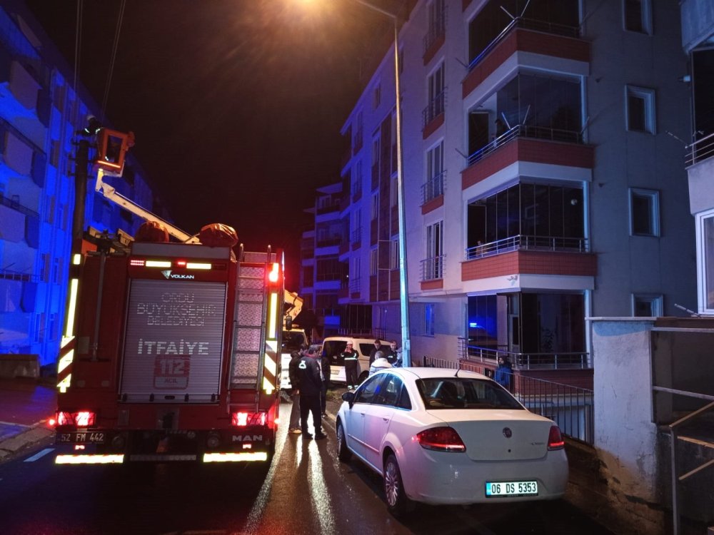 Ordu'da apartmanda yangın çıktı: 5 kişi etkilendi