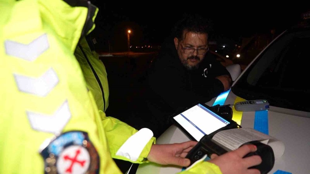 Alkollü sürücü kaza yaptı: Ehliyetine el konuldu ve para cezası kesildi