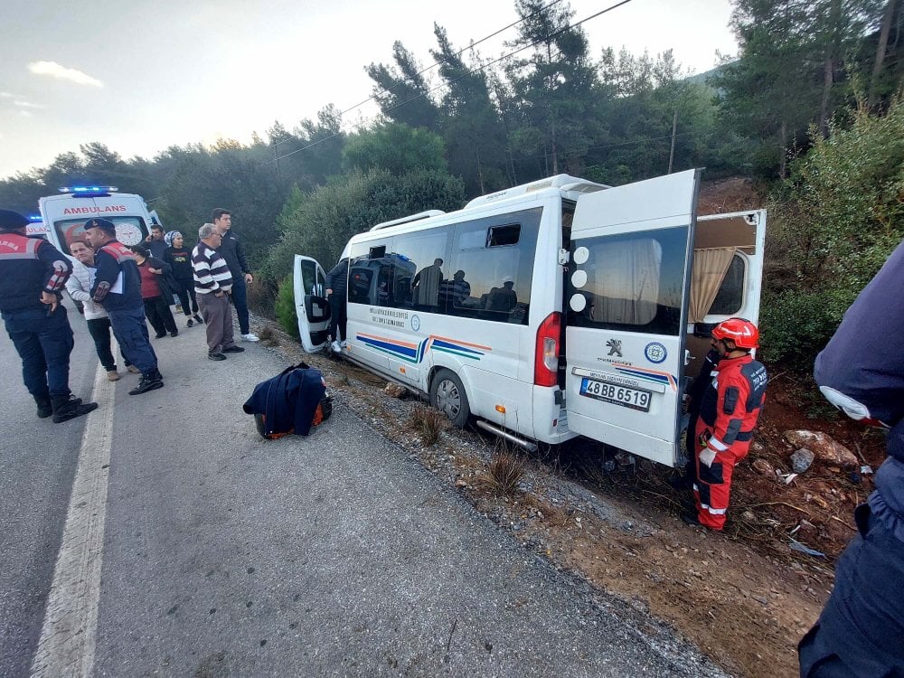 Bodrum’da yolcu minibüsü kaza yaptı: 8 Yaralı