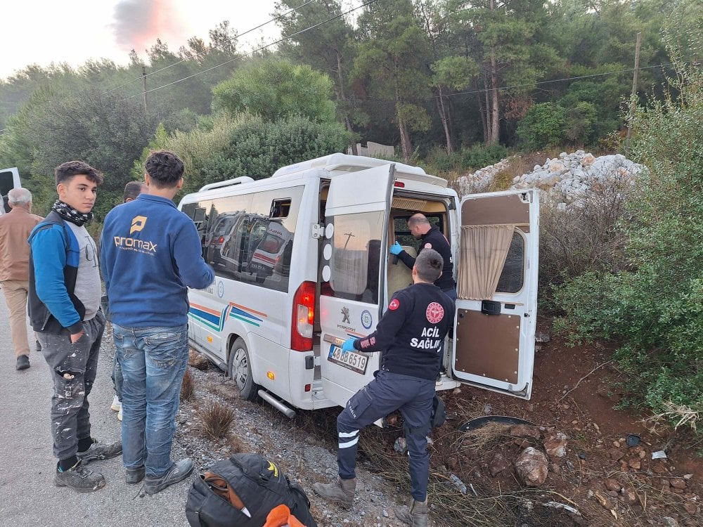 Bodrum’da yolcu minibüsü kaza yaptı: 8 Yaralı