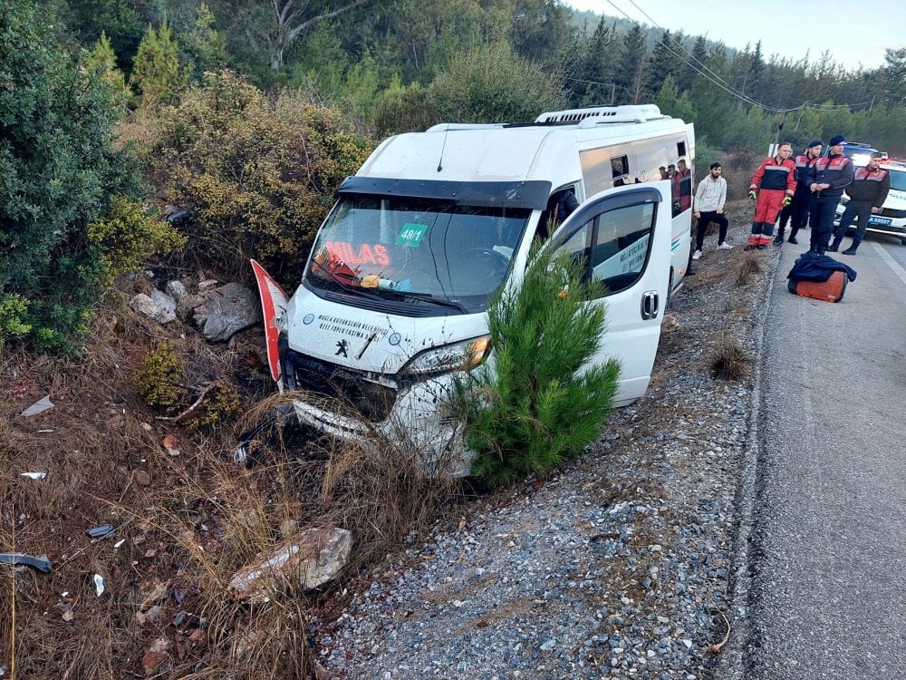 Bodrum’da yolcu minibüsü kaza yaptı: 8 Yaralı