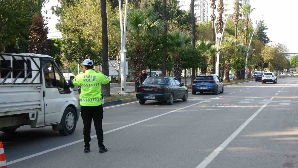 Yayalara yol vermediği için ceza yedi! Savunmasıyla şaşırttı