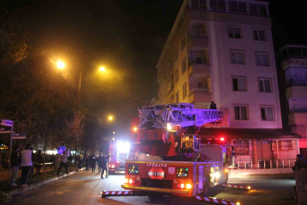 Ordu’da  korkutan yangın: 14 kişi tahliye edildi, 1 kişi dumandan etkilendi