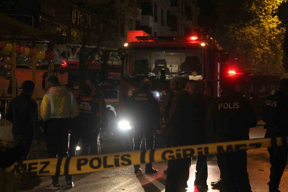 Ordu’da  korkutan yangın: 14 kişi tahliye edildi, 1 kişi dumandan etkilendi