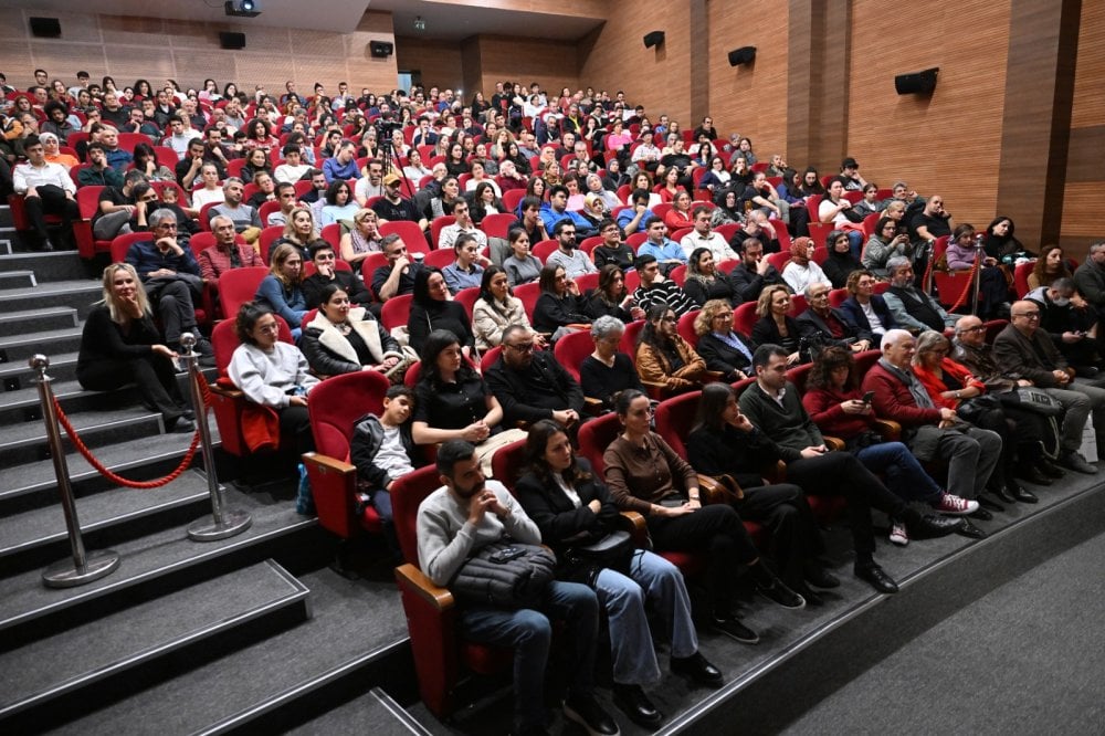 Prof. Dr. İlber Ortaylı: Nazım Hikmet, gençlerin kullandığı Türkçeyi duysaydı çıldırırdı