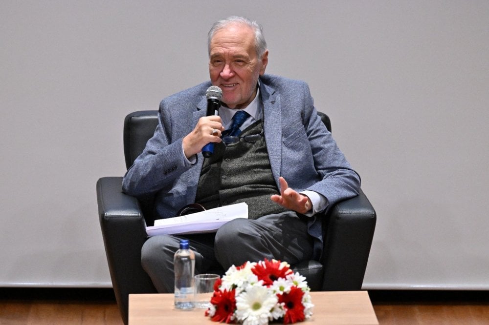 Prof. Dr. İlber Ortaylı: Nazım Hikmet, gençlerin kullandığı Türkçeyi duysaydı çıldırırdı