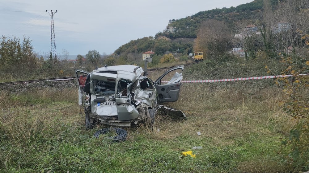 Zonguldak'ta hemzemin geçitte kaza: 20 metre sürüklendi