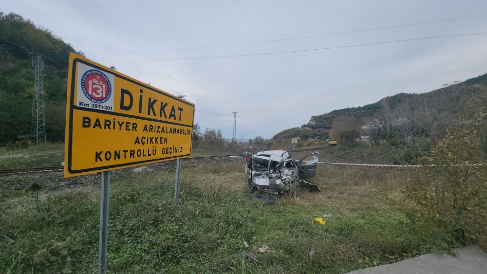 Zonguldak'ta hemzemin geçitte kaza: 20 metre sürüklendi