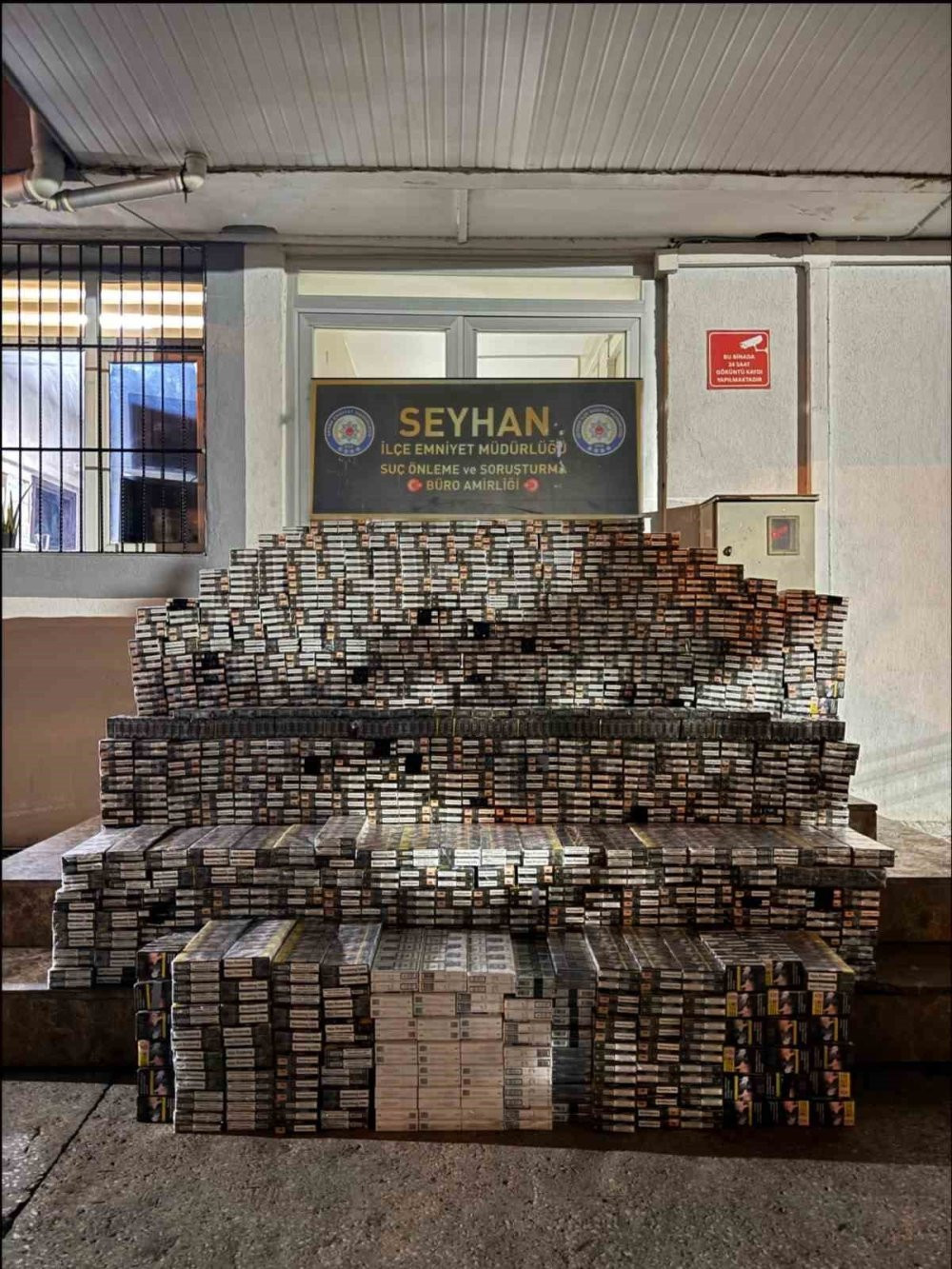 Adana'da kaçak sigara operasyonu: 8 bin 770 paket ele geçirildi