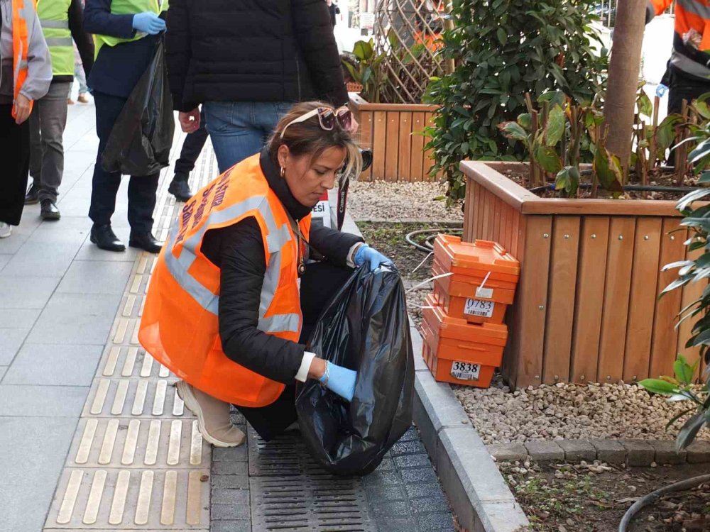 Balıkesir’de yere çöp atanlara ceza