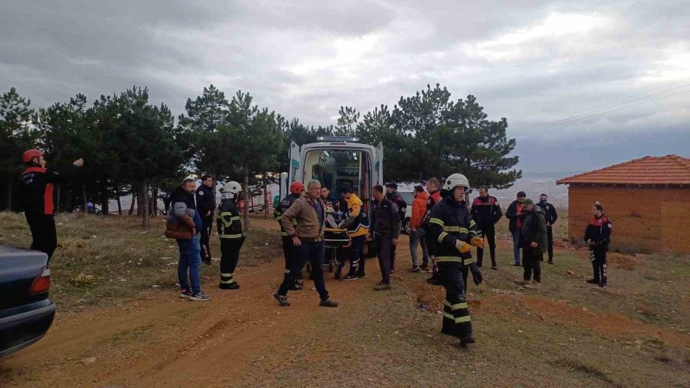 Çorum'da feci kaza: Otomobili ile şarampole uçan sürücü yaralandı