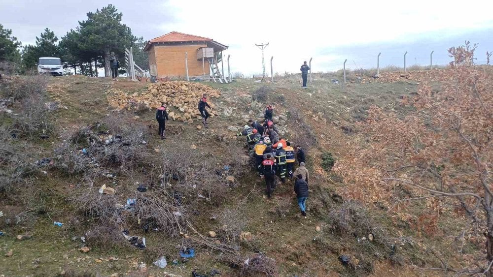 Çorum'da feci kaza: Otomobili ile şarampole uçan sürücü yaralandı