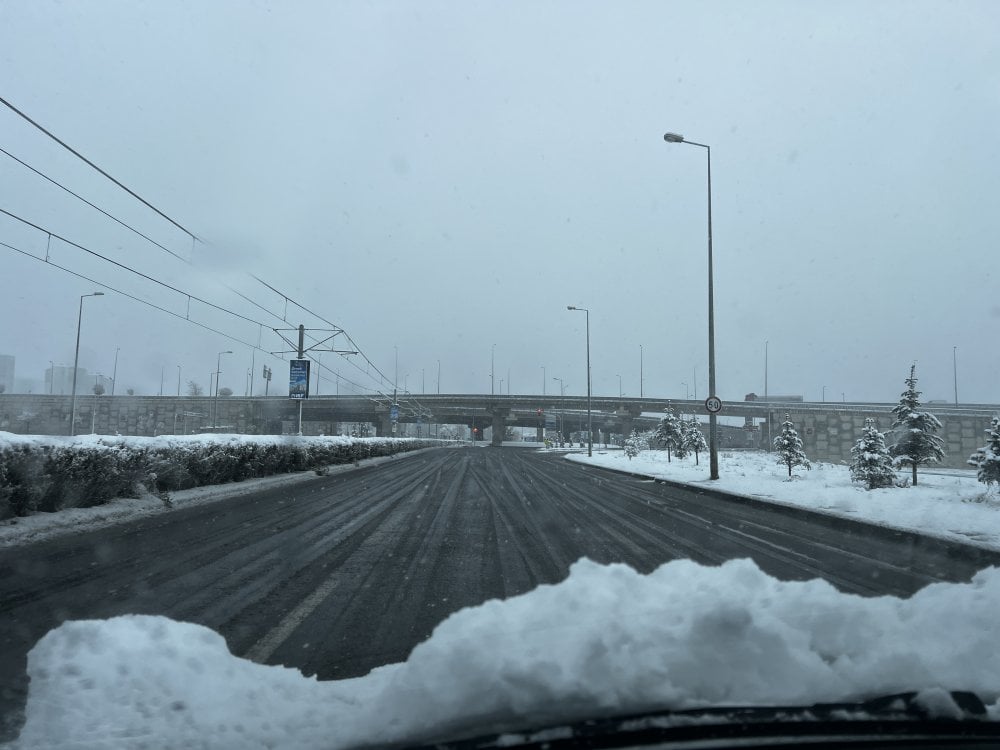 Kayseri kent merkezi, beyaz örtüyle kaplandı