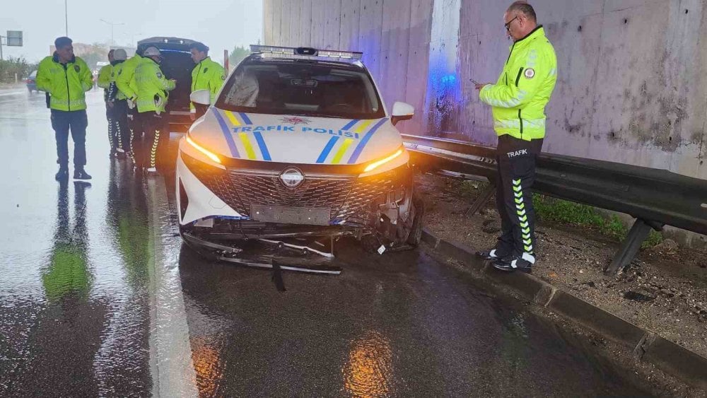 Kaza peş peşe geldi, yeni alınan emniyet cipi kullanılamaz duruma geldi