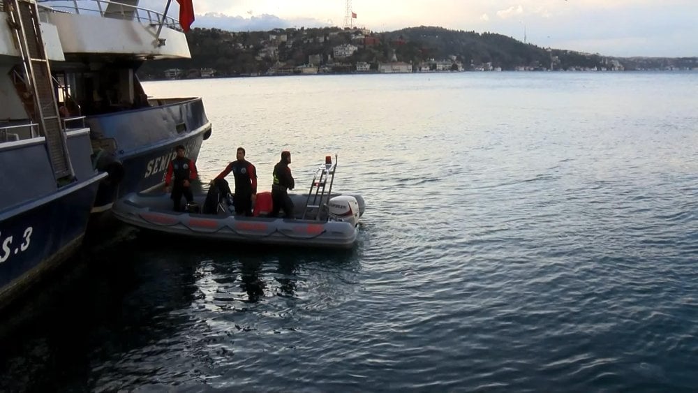 Sarıyer'de iki kişi denizde kayboldu: Ekipler iki kişi için seferber oldu