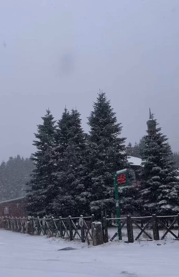 Uludağ beyaza büründü: Karın kalınlığı 40 santimetreye ulaştı