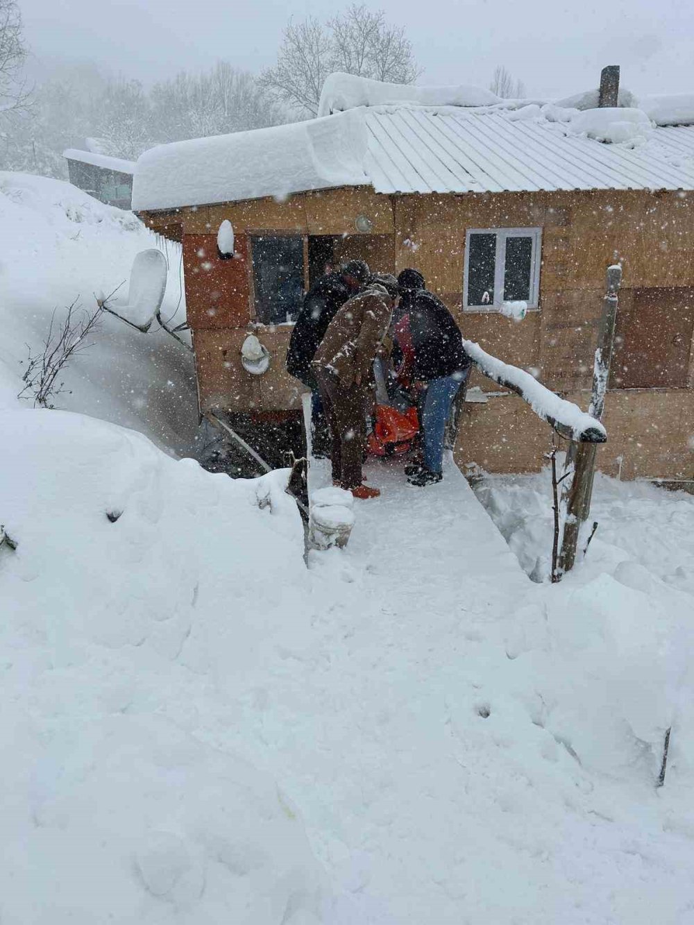 KOAH hastasının imdadına özel idare ekipleri yetişti