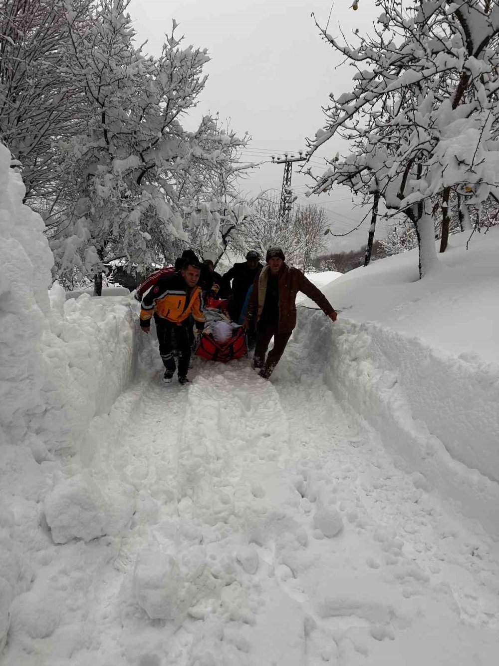 KOAH hastasının imdadına özel idare ekipleri yetişti