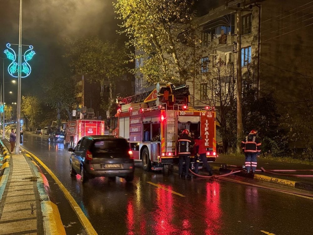 Sakarya’da korkutan yangın: Evin çatısı alev topuna döndü