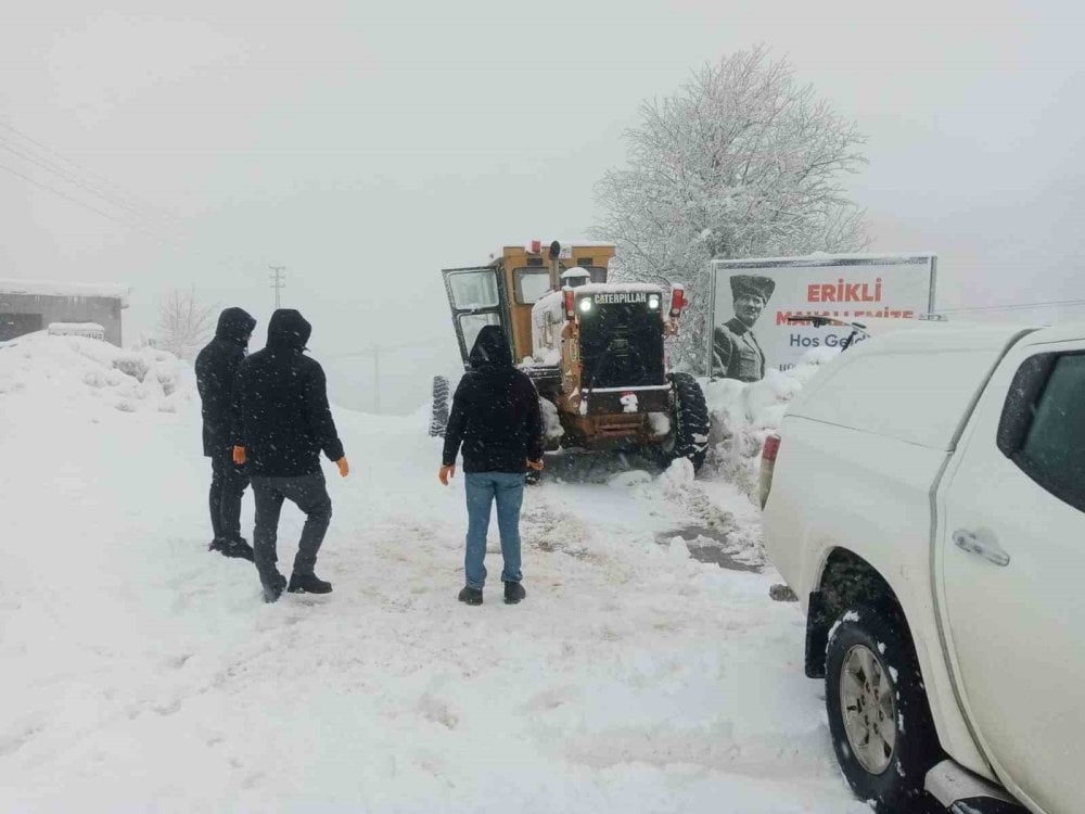 Samsun kırsalında kar kalınlığı 1 metreye ulaştı