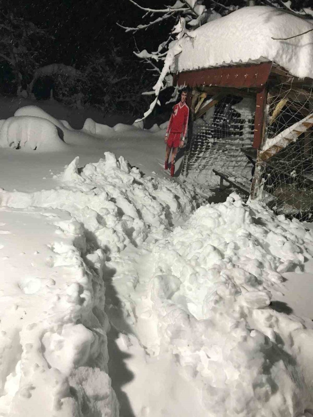 Samsun kırsalında kar kalınlığı 1 metreye ulaştı