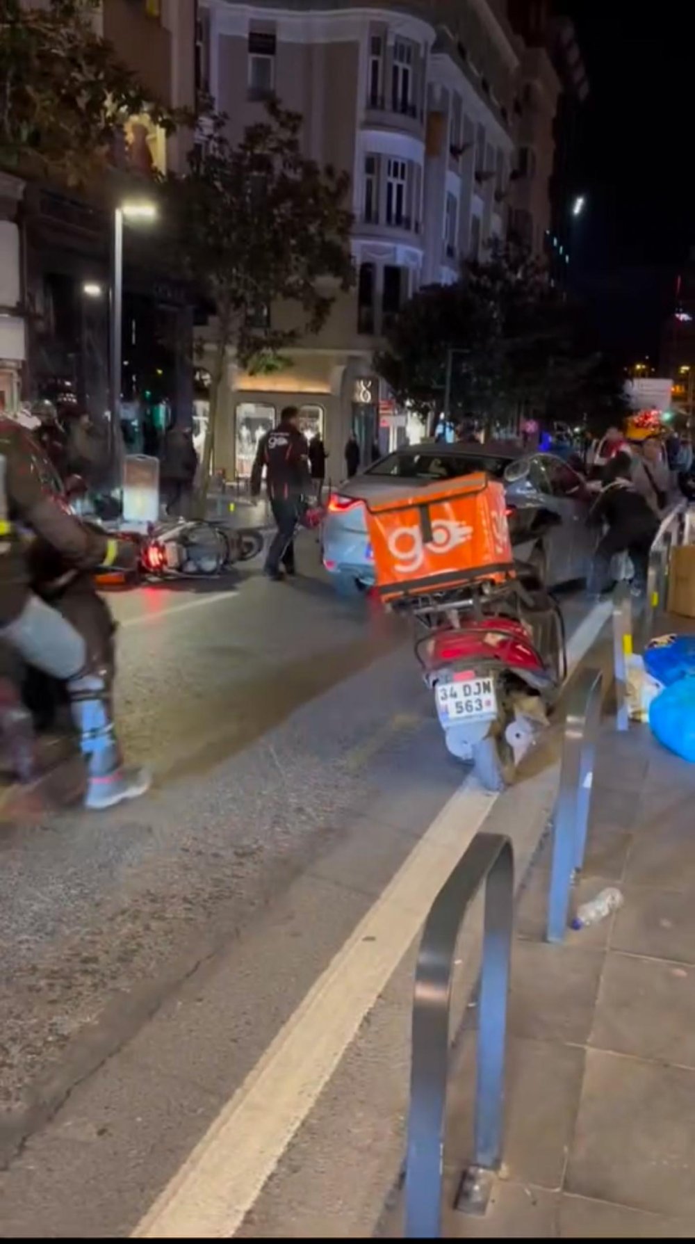 Şişli’deki yol kavgasında kurye arkadaşlarını çağırıp saldırdı