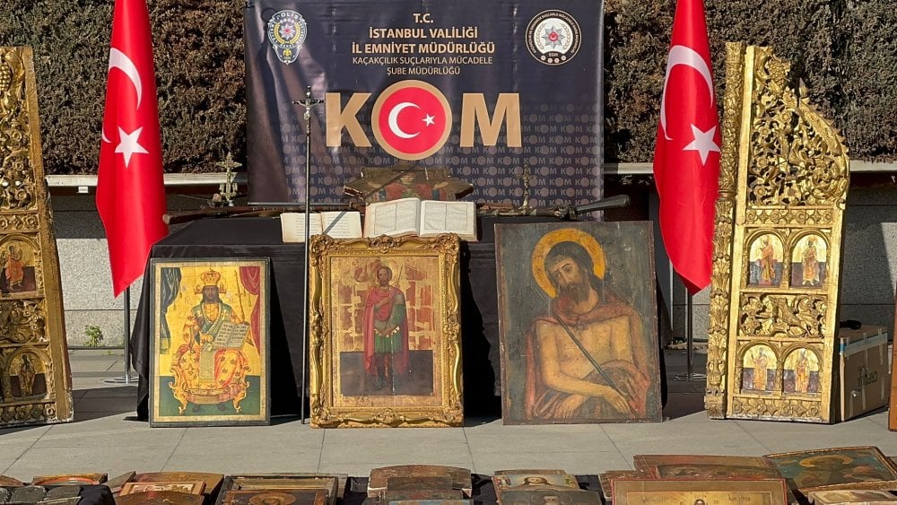 Tamamı İstanbul’da ele geçirildi: Her döneme ait eser var