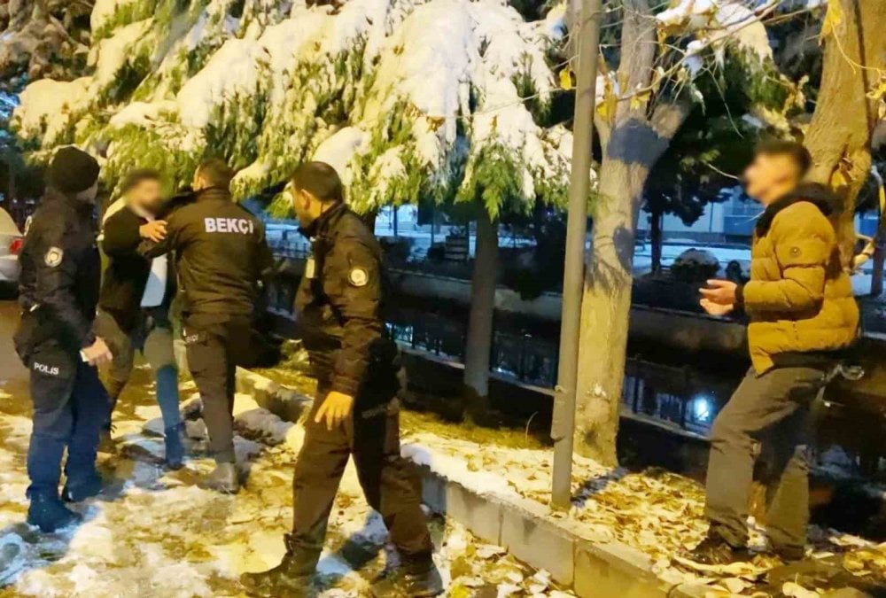 Aksaray polisini alarm geçirdiler: 4 kişi gözaltına alındı