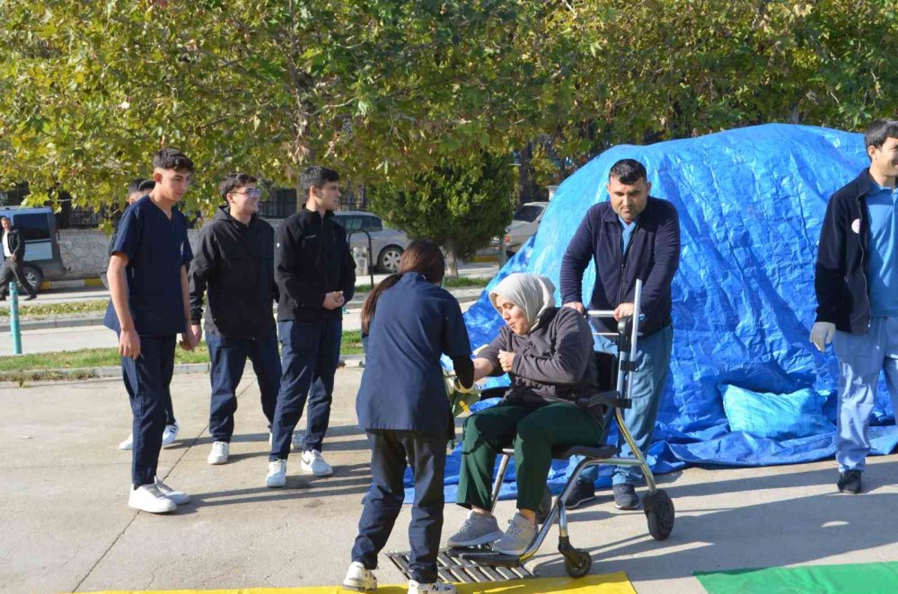 Manisa Selendi’deki hastanede gerçekleştirildi