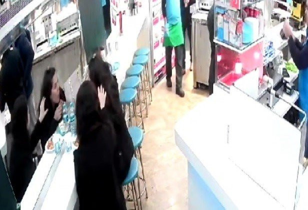 Beyoğlu’nda turistin akıl almaz yöntemi: Hesabı ödememek için çalışanları suçladı