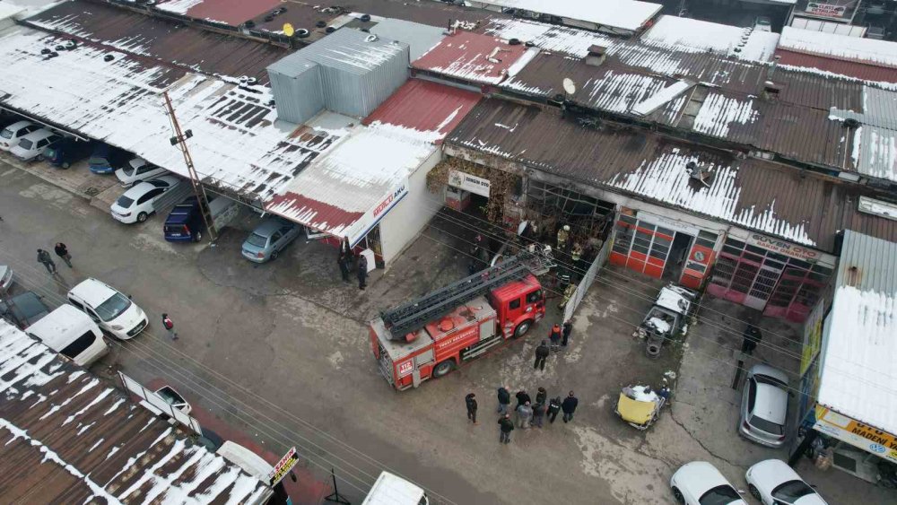 Tokat’ta sanayide yangın: Alevler etrafı sardı