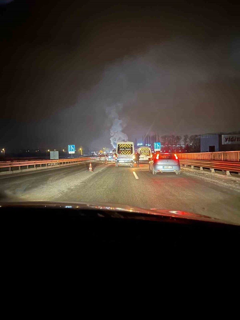 Ankara’da takla atan araç alevlere teslim oldu! 2 yaralı