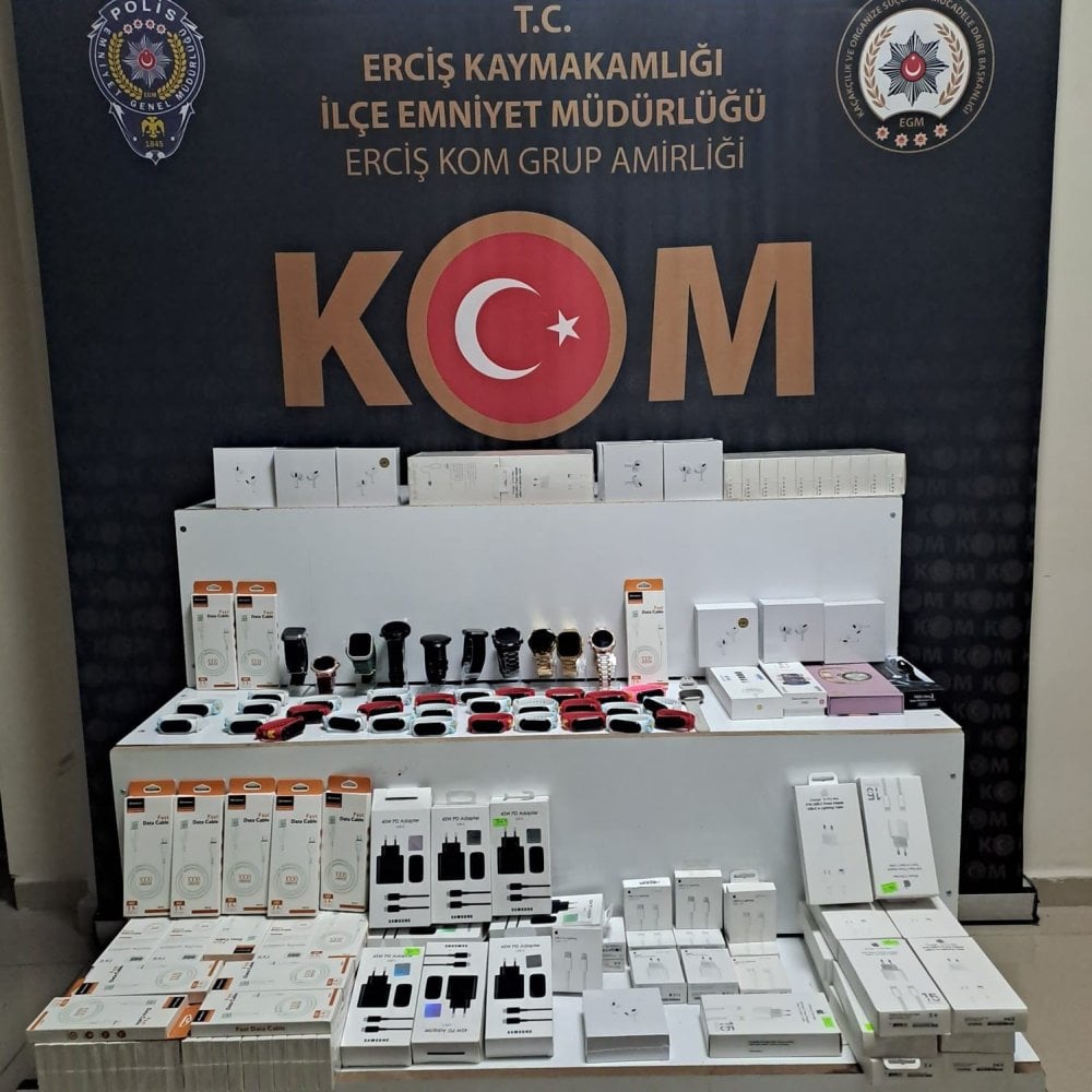 Erciş’te kaçakçı operasyonunda çok sayıda ürün ele geçirildi