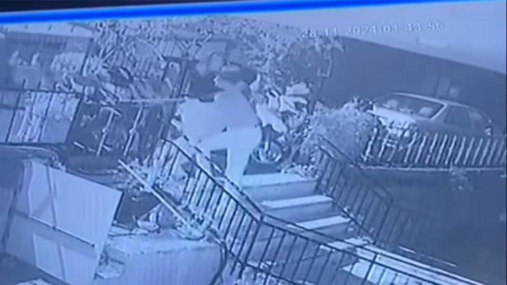 Sevgilisi hakkında dedikoduyu duyunca dehşet saçtı!