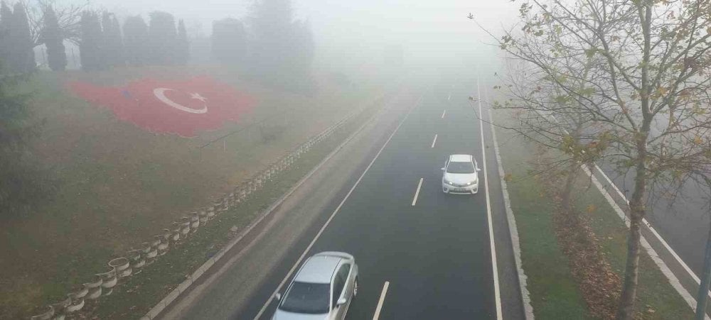 Düzce’de yoğun sis: Göz göze görmüyor