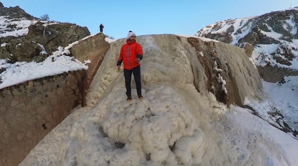 Buz tutan dere, Pamukkale travertenlerine benzetildi