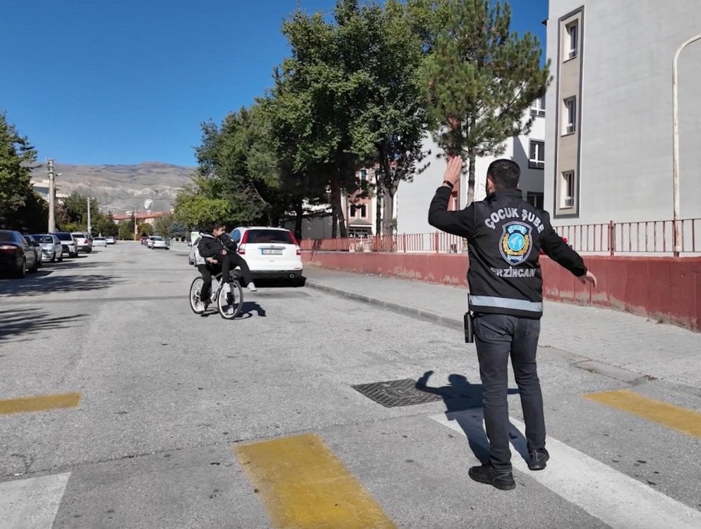 Erzincan'da 27 okul polis gözetiminde