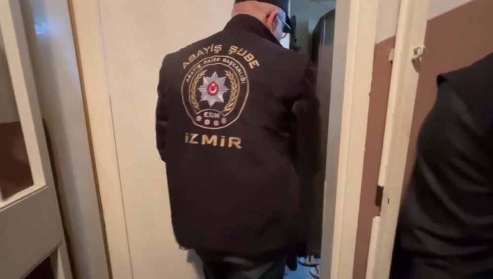 İzmir'deki eş zamanlı asayiş operasyonunda 110 kişi yakalandı