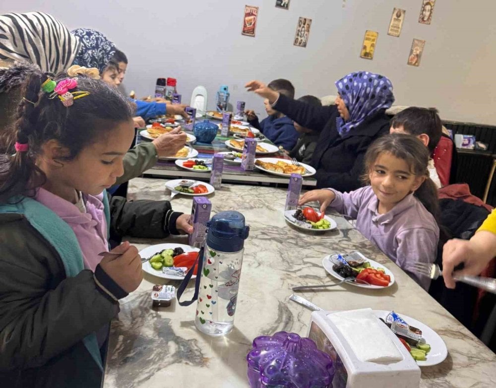 Özel öğrenciler kahvaltıda bir araya geldi