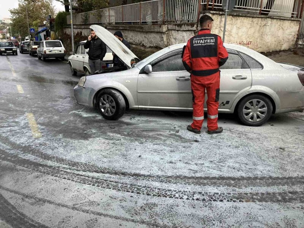 Yatağan’da araç yangını korkuttu