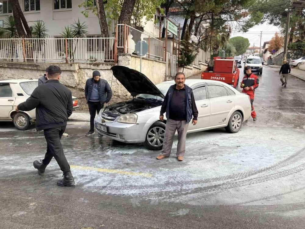 Yatağan’da araç yangını korkuttu