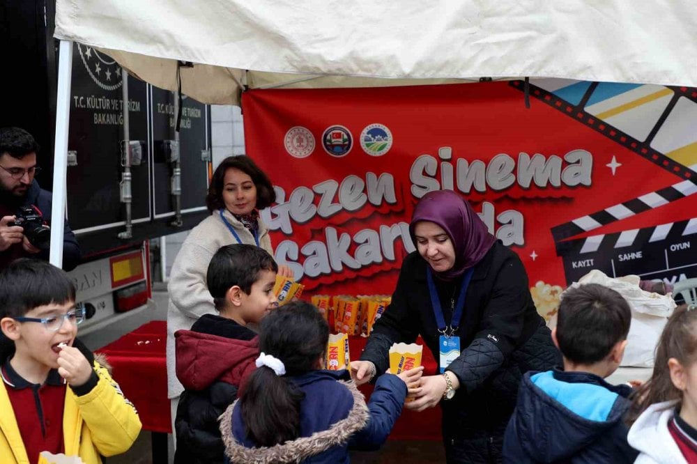 Sakarya’da sinema çocukların ayağına gidiyor