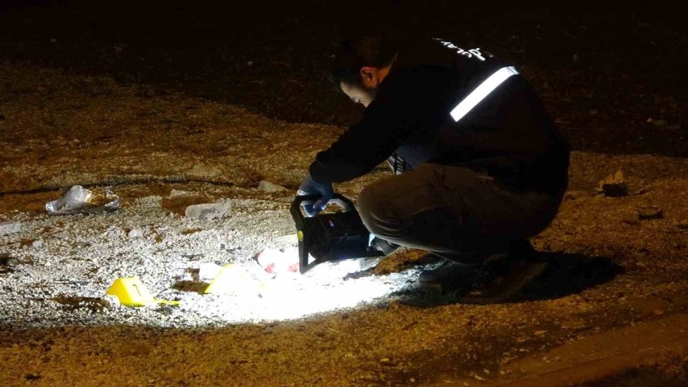 Sokakta yürürken motosikletli tarafından başından vurularak öldü