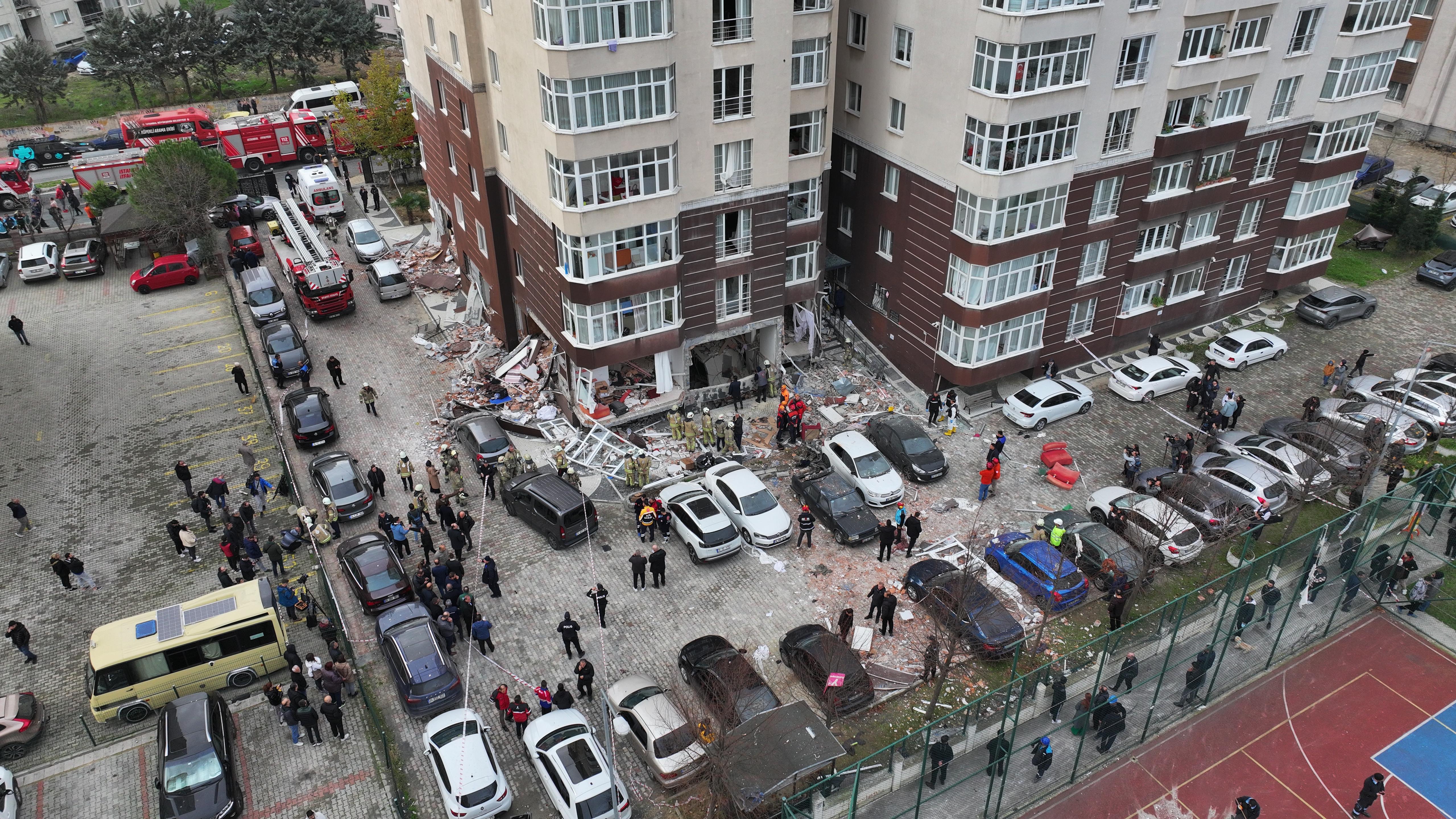 aa-20241207-36411553-36411548-explosion-in-an-apartment-in-istanbuls-beylikduzu.jpg