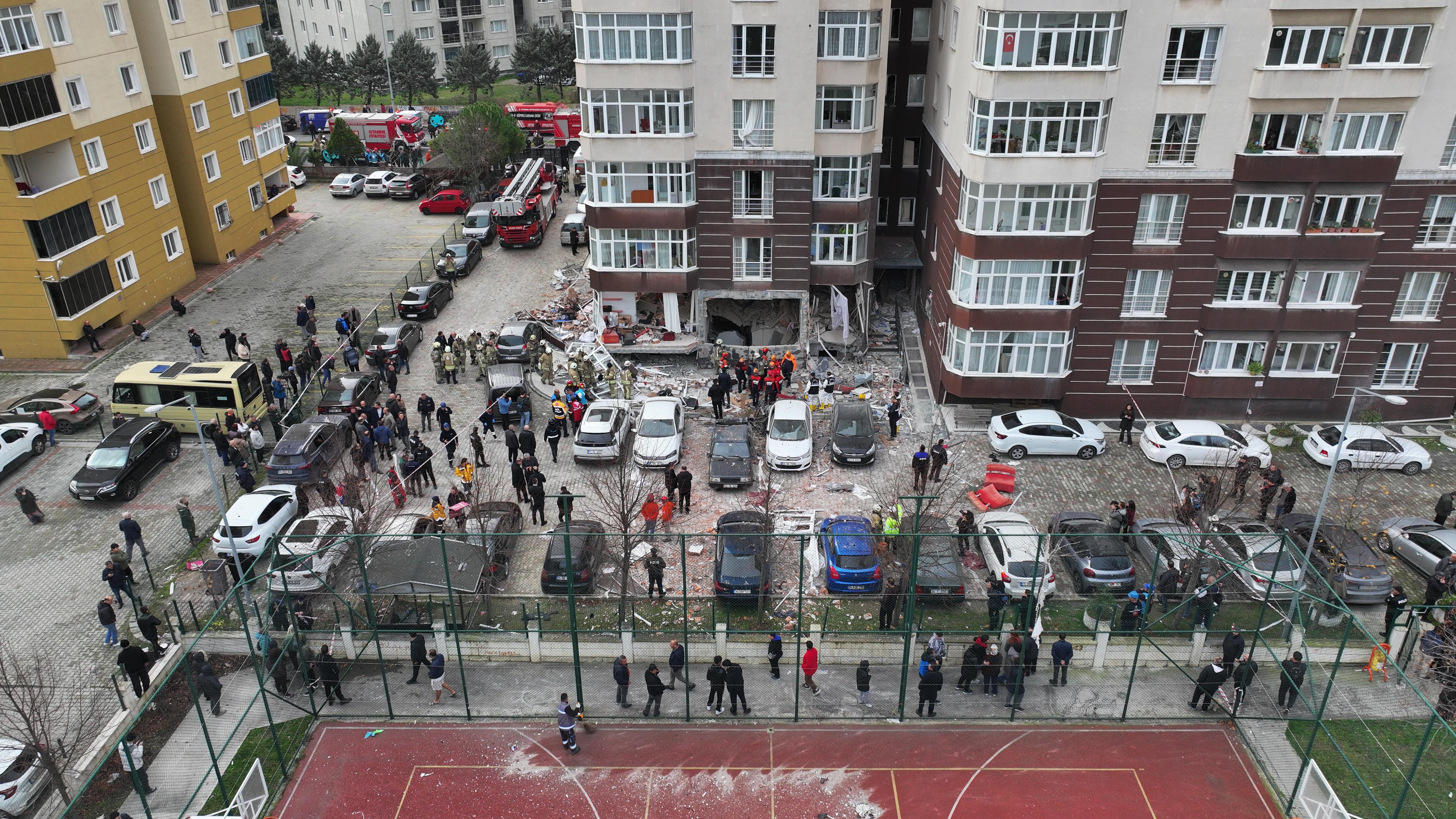 aa-20241207-36411553-36411550-explosion-in-an-apartment-in-istanbuls-beylikduzu-001.jpg