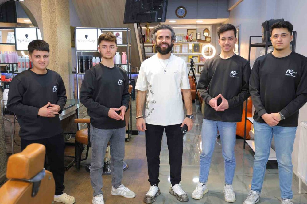 Deprem şehitlerinin anısına Afrika’da su kuyusu yaptırdı