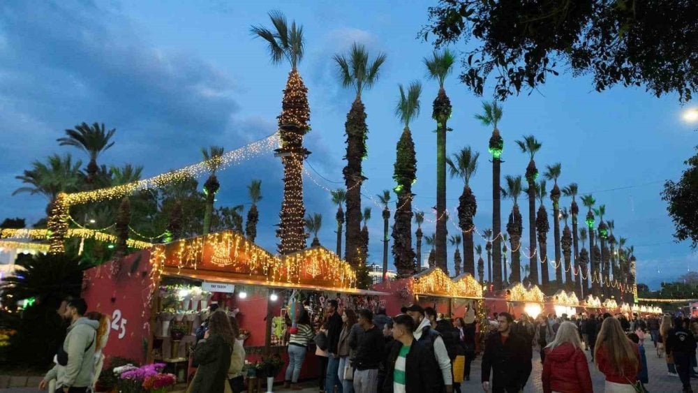 İzmir’de Yeni Yıl Festivali başladı