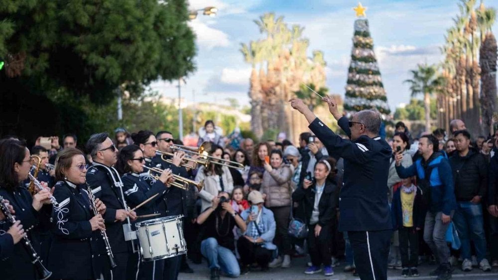 İzmir’de Yeni Yıl Festivali başladı