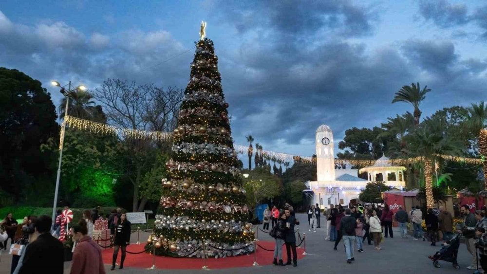 İzmir’de Yeni Yıl Festivali başladı