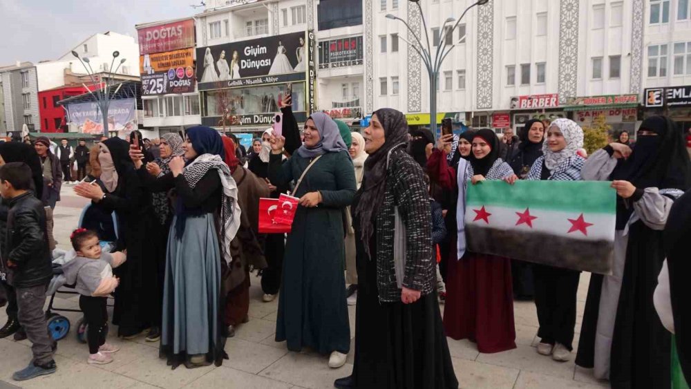 Yozgat’ta Suriyeliler Esad’in gidişini şarkılarla kutladı